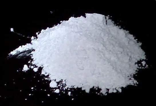 輕質碳酸鈣的高效篩分解決方案